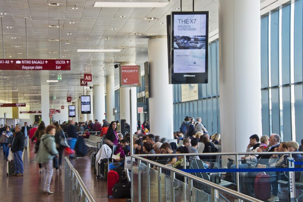 Bergamo airport screens with TPS Engage