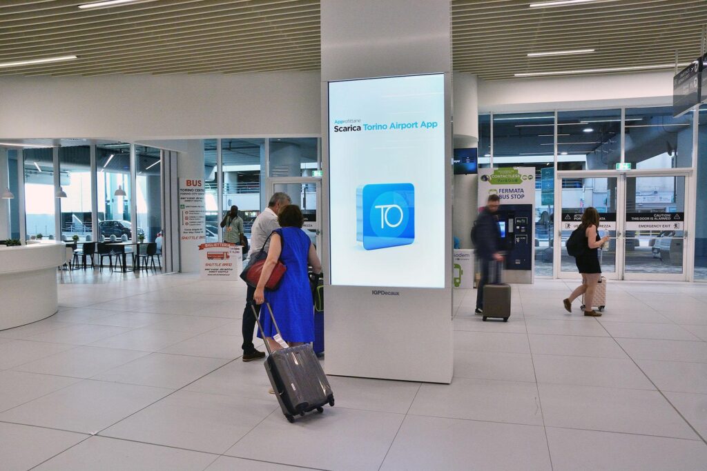 Turin Airport digital screens with TPS Engage